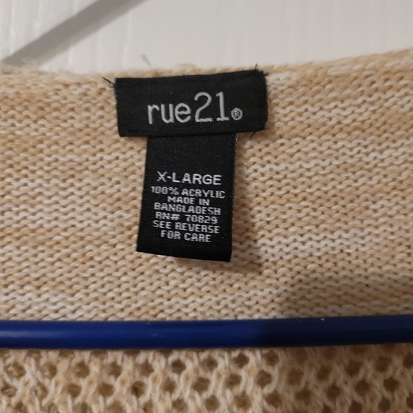 Women's Sweater/Cardigan Bundle - Picture 3 of 7